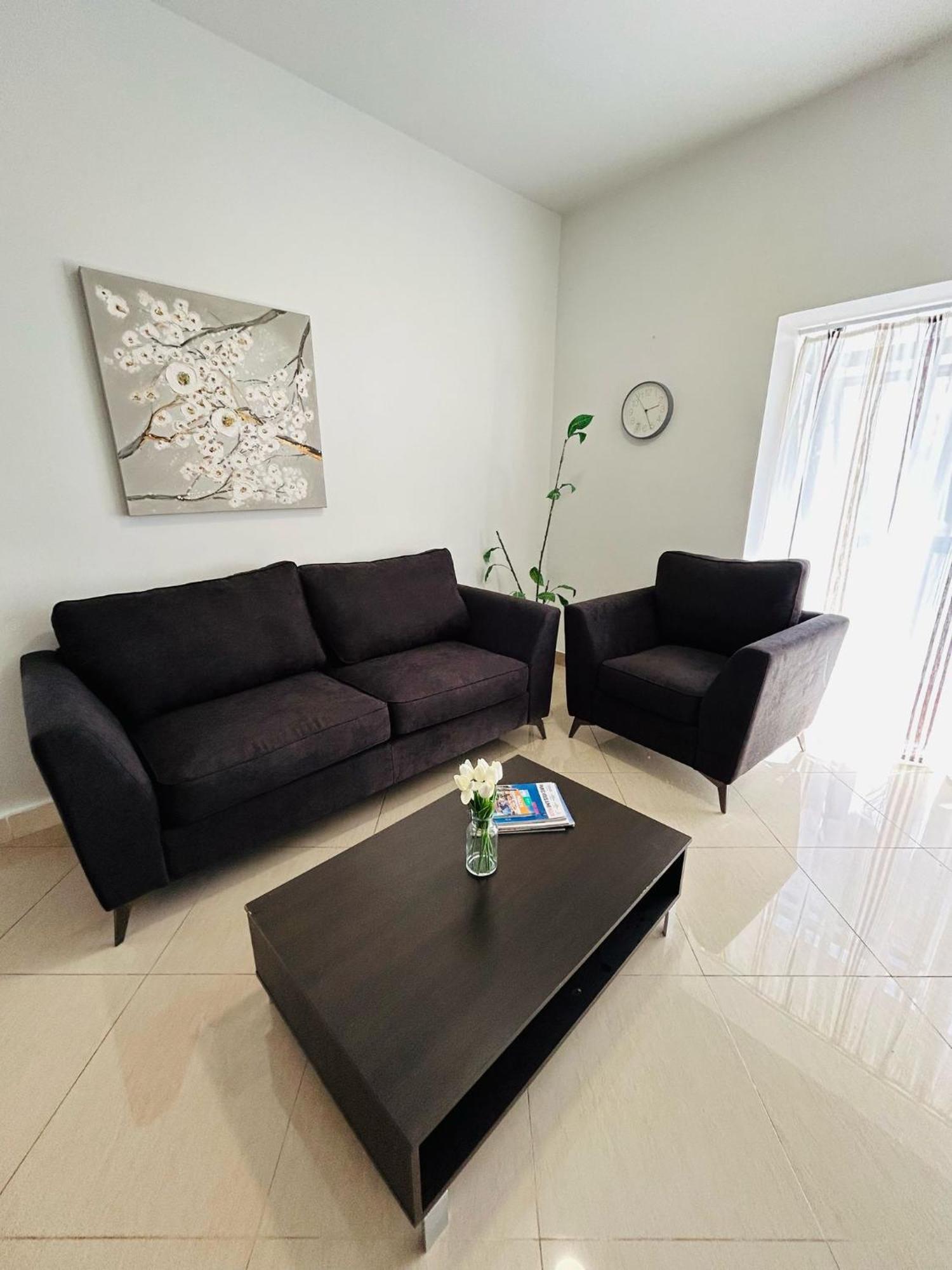 Island Breeze Saint Julian's Exterior foto